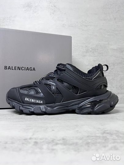 Стильные кроссовки Balenciaga — покупка с доставкой