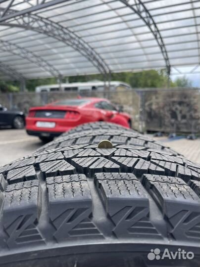 Bridgestone Blizzak DM-V3 285/45 R22