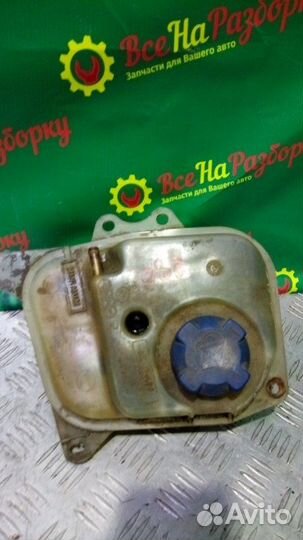 Бачок расширительный Audi 80 седан 1.8 1990