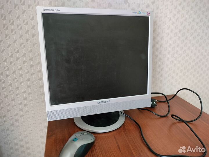 Монитор Samsung 713BM