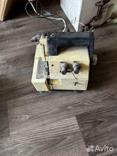 Оверлок крош