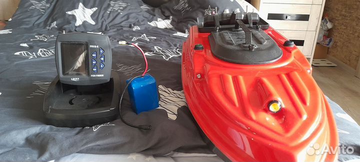 Прикормочный кораблик с gps и эхолотом