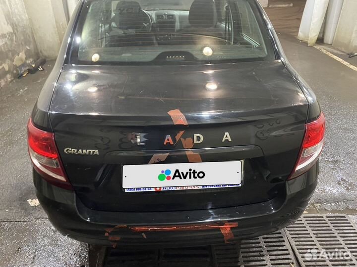 LADA Granta 1.6 МТ, 2019, битый, 27 816 км