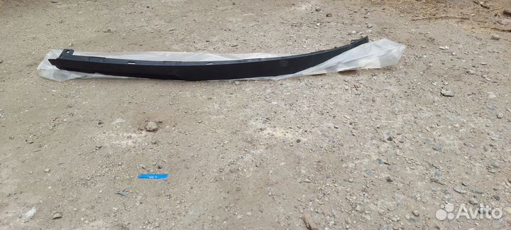 Opel astra h нижняя губа на бампер,одна половинка