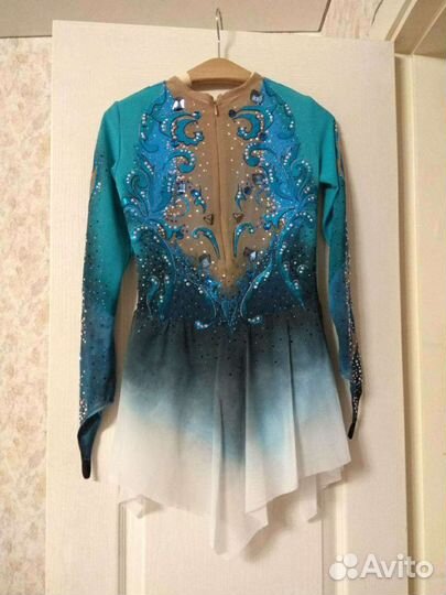 Платье для выступлений по фигурному катанию