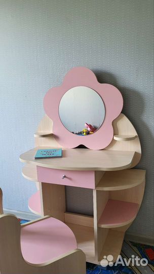 Трюмо и стульчик Ромашка для девочки