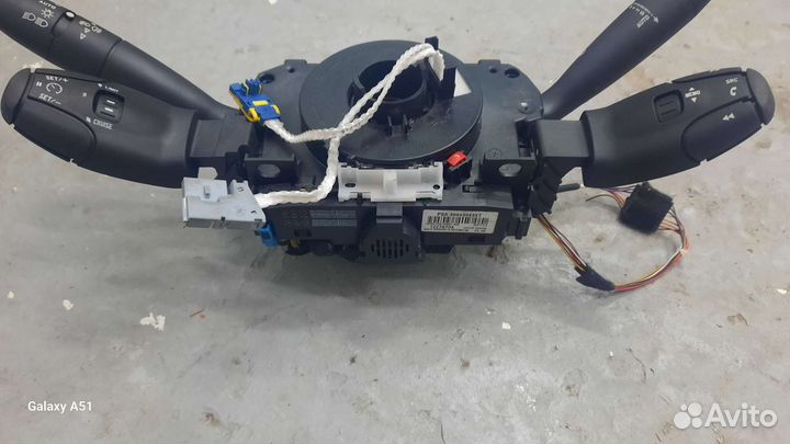 Подрулевой переключатель Peugeot 308