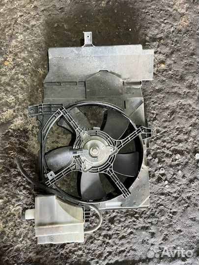 Вентилятор радиатора Nissan cube BNZ11