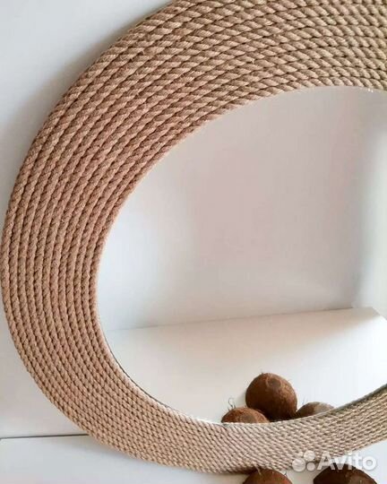 Зеркало в раме из джута