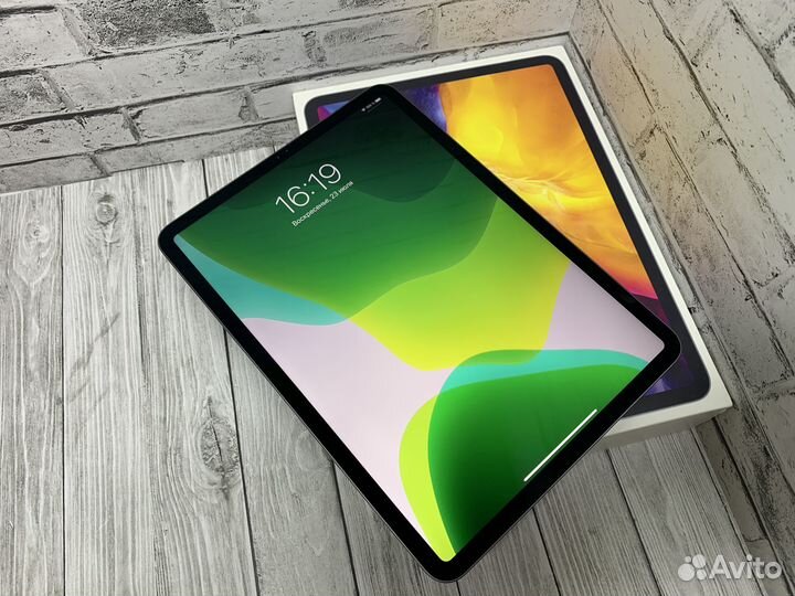 Apple айпад про 11 2020года на 256гб