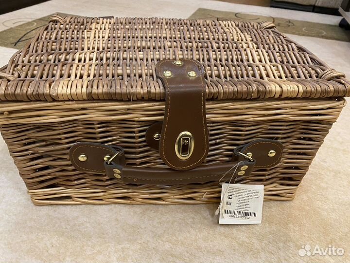 Набор для пикника в чемодане