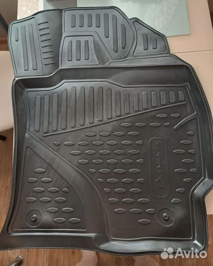 Продам коврики передние Тойота Приус Альфа