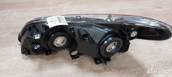 Фара галоген правая Honda Civic 8 FD1 4D 2006-2008