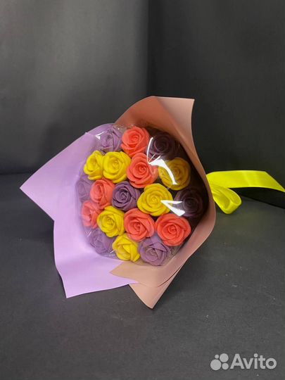 Букет - 19 Роз из Белого Шоколада