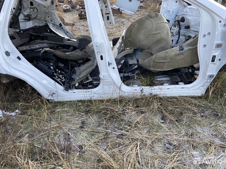 Порог правый со стойкой Мурано z51