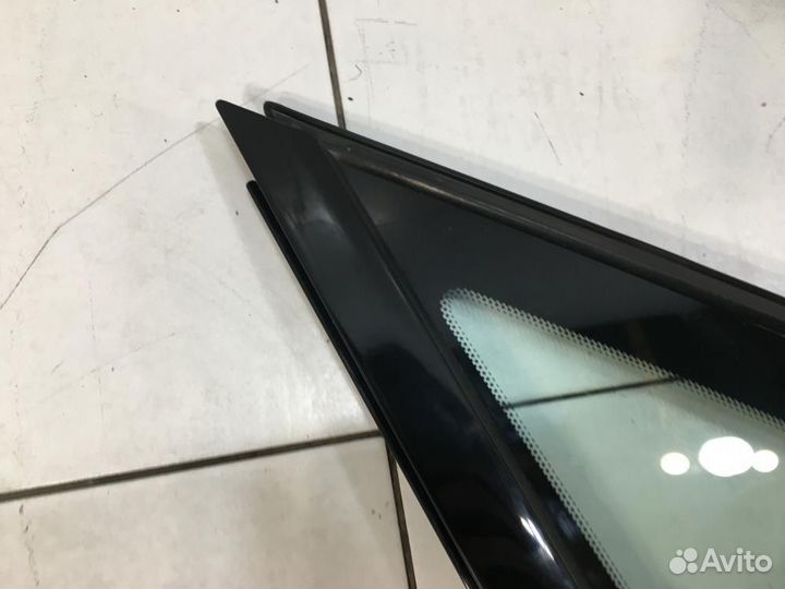 Стекло двери передней правой (форточка) BMW i8 I12 (2014—2017)