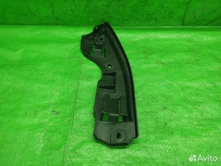 Направляющая бампера лев. зад. Volkswagen Touareg