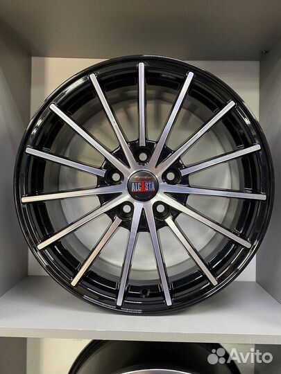 Alcasta 7x17/5x114,3 ET45 D67,1 M60 BKF