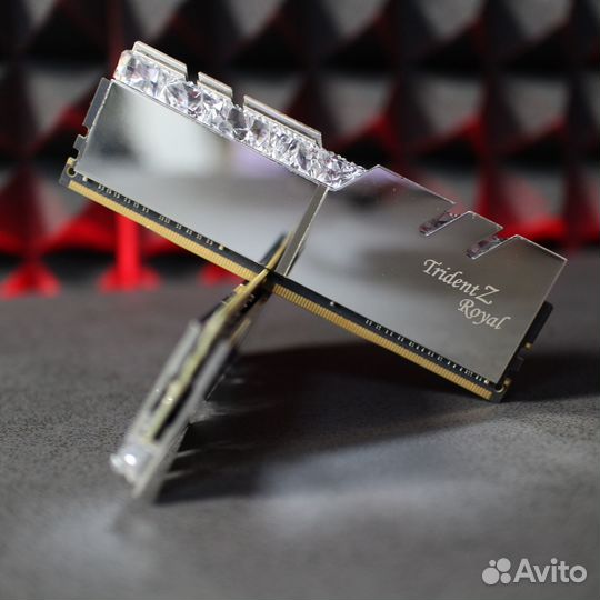 G.skill trident Z royal RGB Silver 4000MHz 32GB