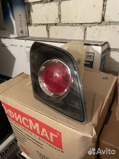 Задний фонарь внутренний левый мазда 3 (хэтчбэк)