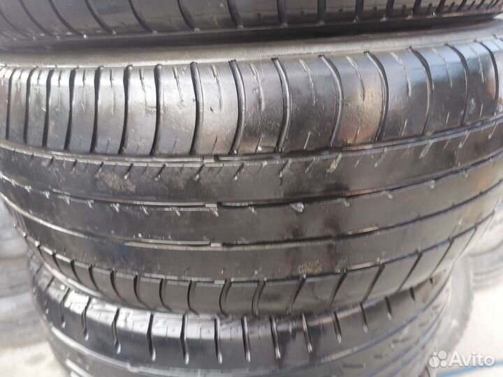 Yokohama dB Decibel E70B 215/55 R17