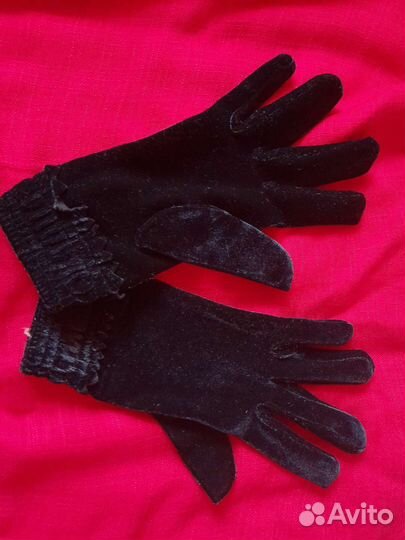 Бархатные перчатки