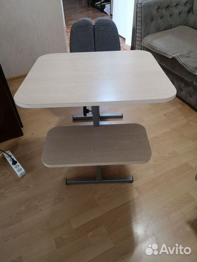 Школьная парта и стул