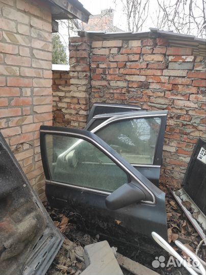 Двери, бампер, зеркала и ещё от Форд Сиерра