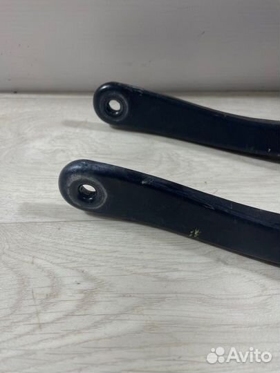 Дворник лобового стекла передний Renault Sandero