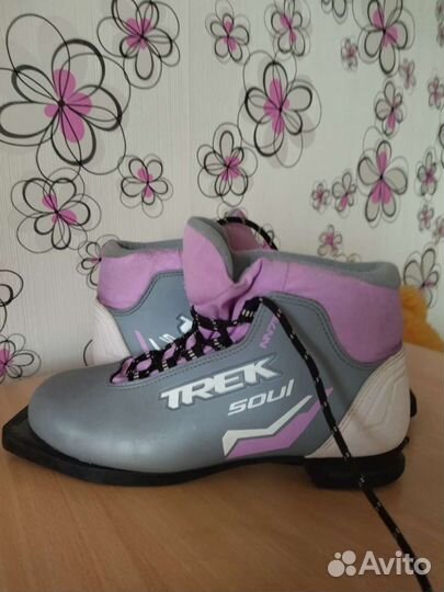 Лыжные ботинки