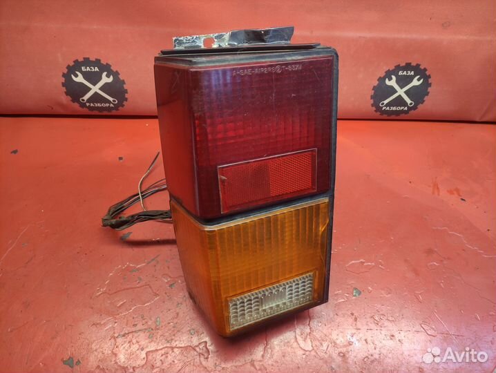 Задний левый фонарь Jeep Cherokee XJ 1984-1996