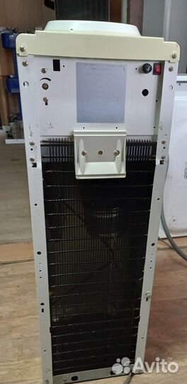 Кулер для воды напольный