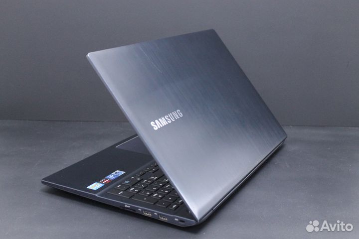 Ноутбук Samsung 15.6 IPS / SSD