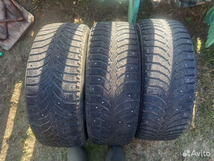 Bridgestone Blizzak Spike-01 195/60 R15