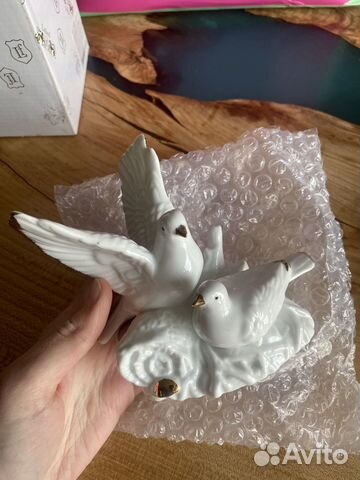 Голуби фигурка