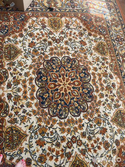 Ковер шерстяной