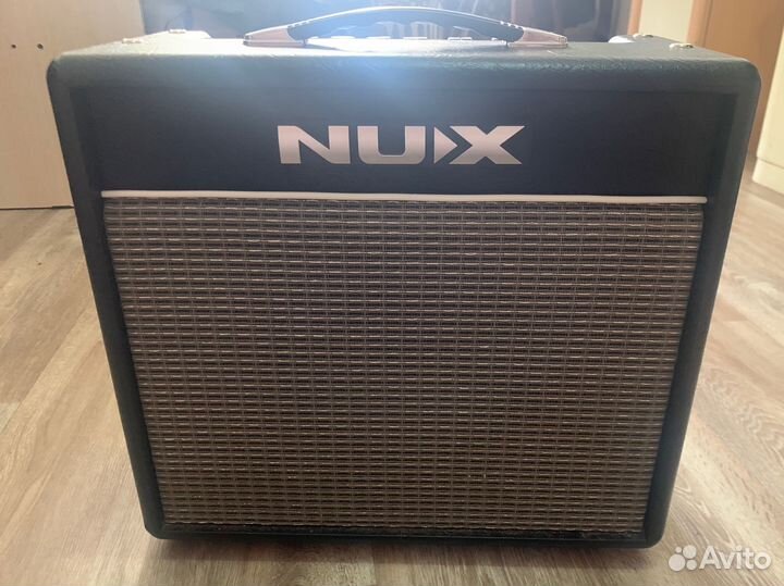 Гитарный комбоусилитель NUX Mighty 20BT