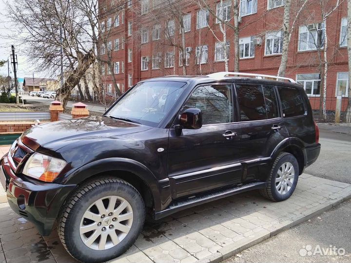 Mitsubishi Pajero 3.2 AT, 2005, 243 700 км
