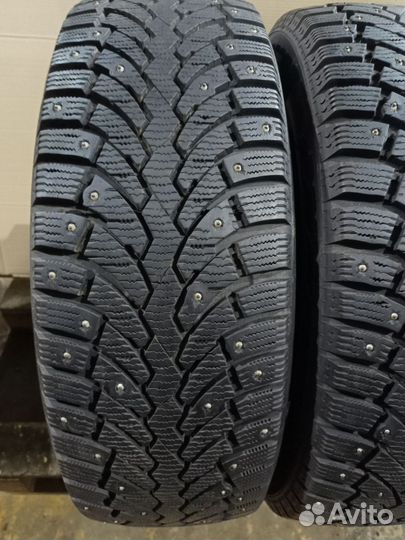 Pirelli Formula Ice 215/65 R16 98T