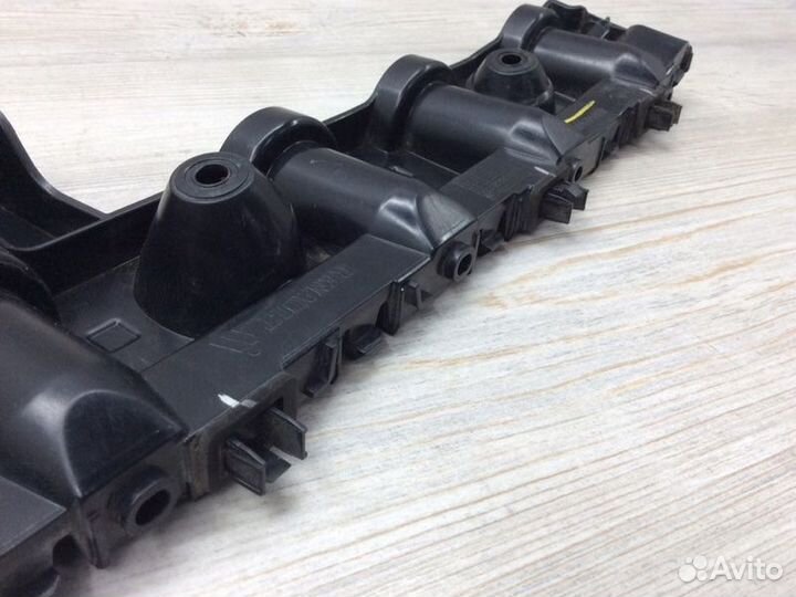 Кронштейн заднего бампера правый Renault Arkana