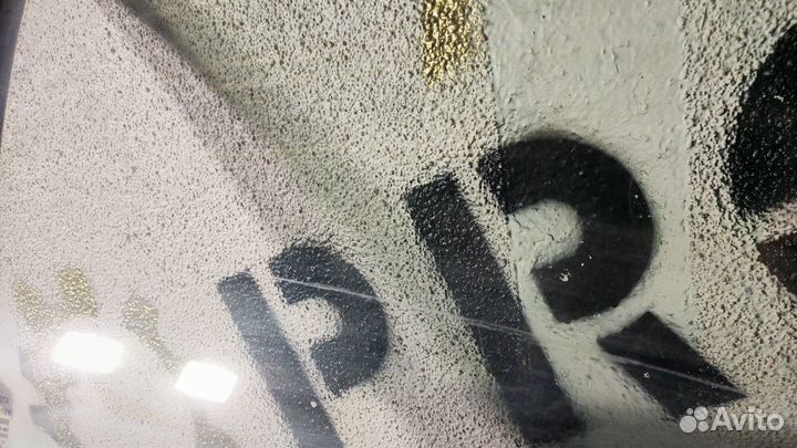 Стекло передней правой двери Toyota Avensis (T220)