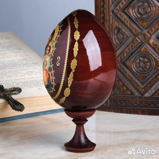 Яйцо сувенирное на подставке