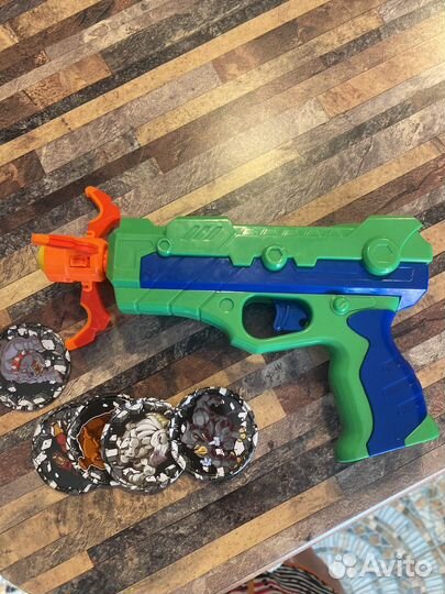 Пистолет с магнитом