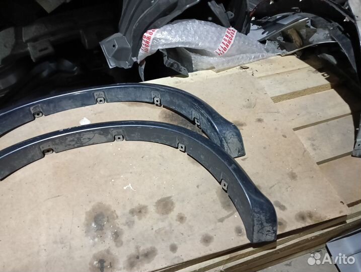 Расширитель крыла Mitsubishi Pajero Sport