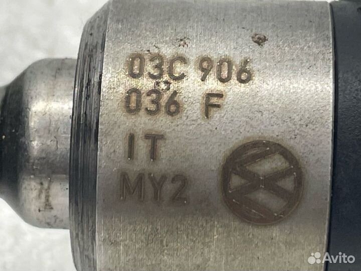 Форсунка топливная Volkswagen Golf MK5 1.4 caxa