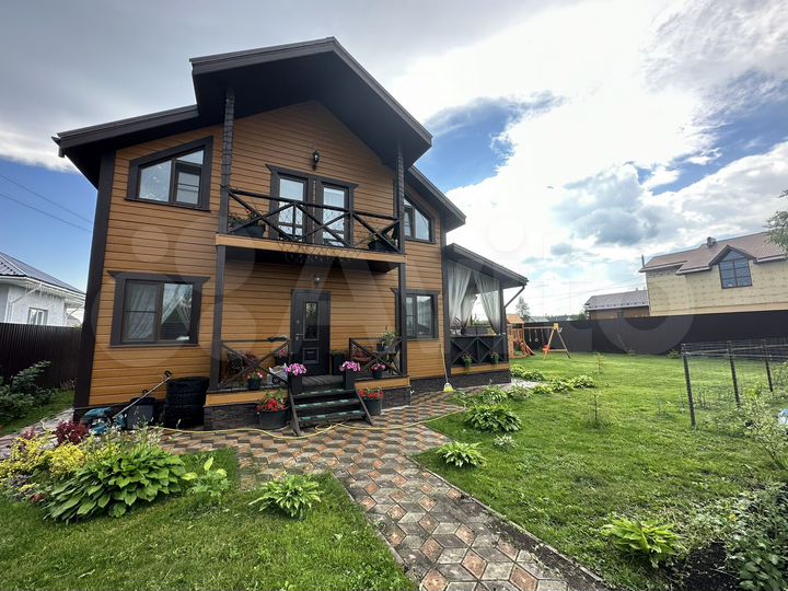 Дом 186 м² на участке 8 сот.