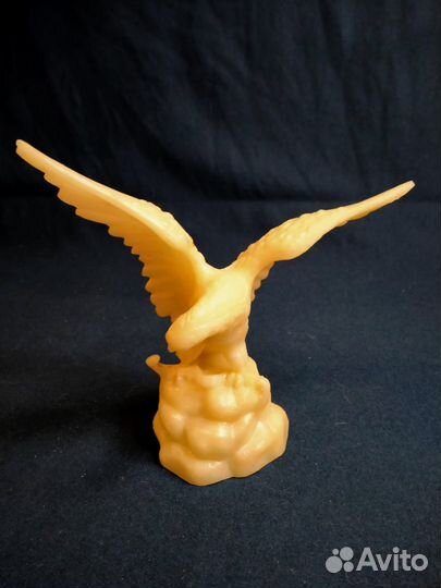 Статуэтка Орёл колкий пластик