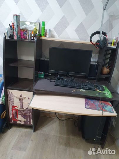 Компьютерный стол