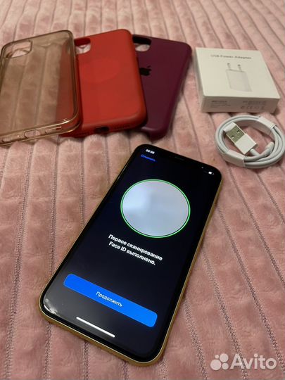 Телефон iPhone 11 64GB Yellow