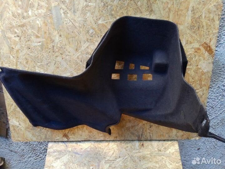 Обшивка багажника левая Audi A8 D4 long 4.2 cdra